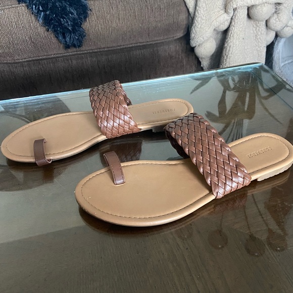 🔸 Forever 21 🔸 casual sandals - Picture 2 of 5